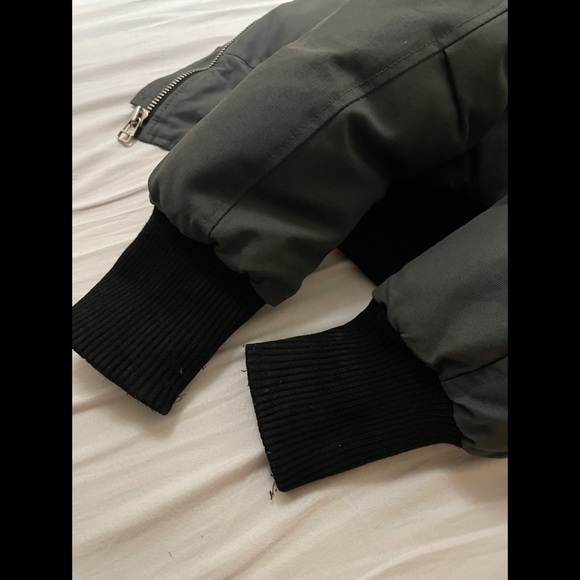 Women’s XS moose knuckle Debbie bomber - Picture 4 of 4